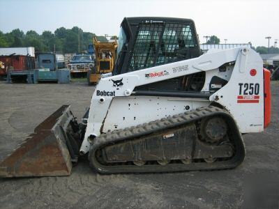 Bobcat T250 skidsteer, yr 2005 track type skid steer