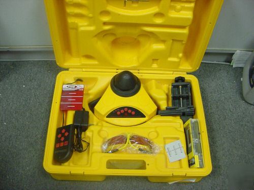 Spectra precision 1452XL laser level w/accessories+case