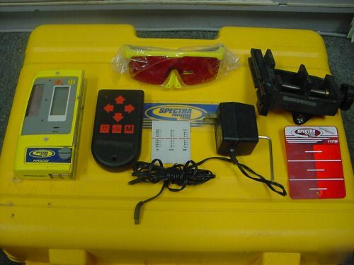 Spectra precision 1452XL laser level w/accessories+case