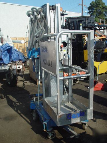 2000 genie awp-30S scissor man lift AW30S aw 30