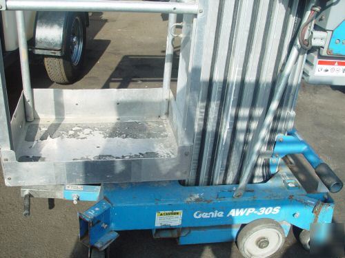 2000 genie awp-30S scissor man lift AW30S aw 30