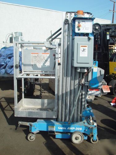 2000 genie awp-30S scissor man lift AW30S aw 30