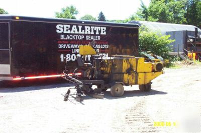 Asphalt-sealcoating-sealing-system 