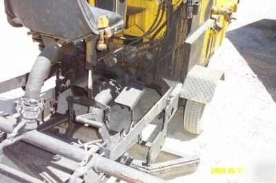 Asphalt-sealcoating-sealing-system 