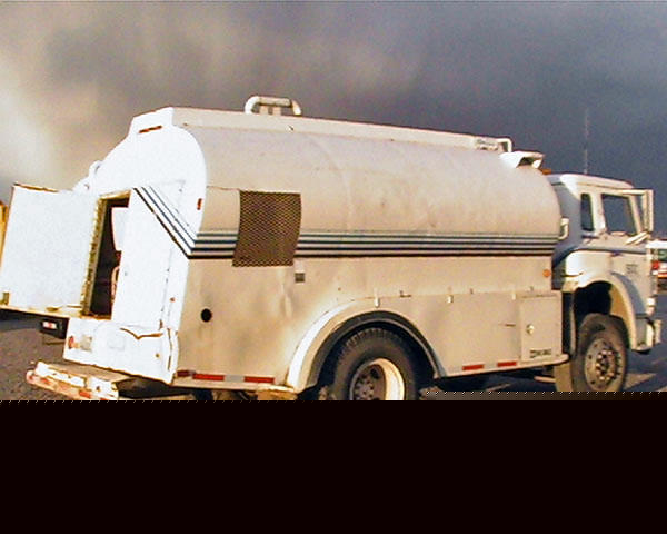 International diesel automatictrans 2000 galwater truck