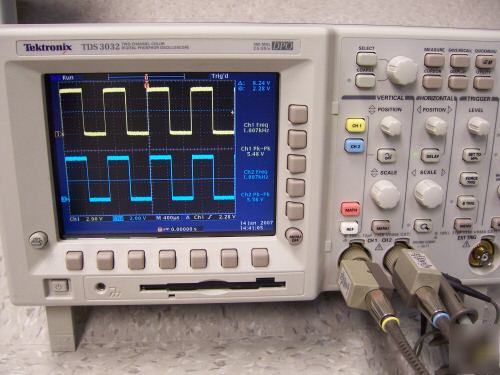 TDS3032 tektroniox 300MHZ o-scope w/ 3EA P6139A probes