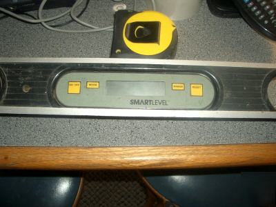 Teak wedge smart level w/ digital torpedo smartlevel 