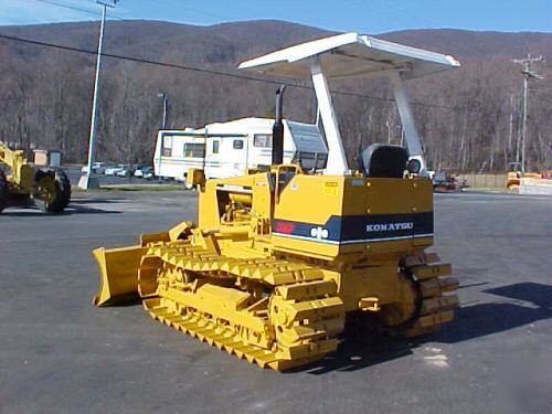 Komatsu D20P dozer with 6 way blade very nice 