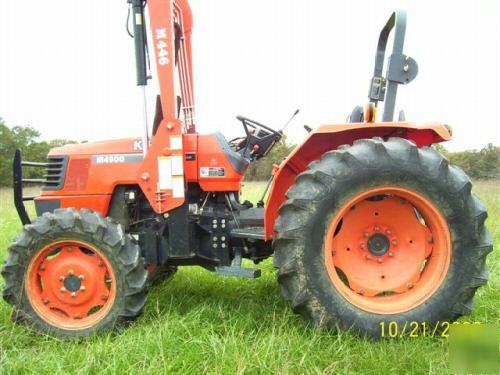 M4900 kubota 4WD w/loader & bale spike