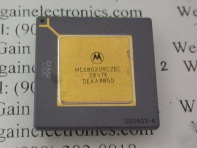 Motorola MC68020RC25E 32 bit communication ic PGA114REF