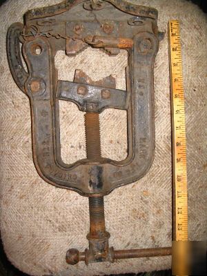 Pipe vise vintage cast iron plumber metalwork
