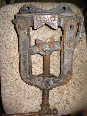 Pipe vise vintage cast iron plumber metalwork