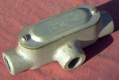 Rigid conduit body type t malleable iron 1/2