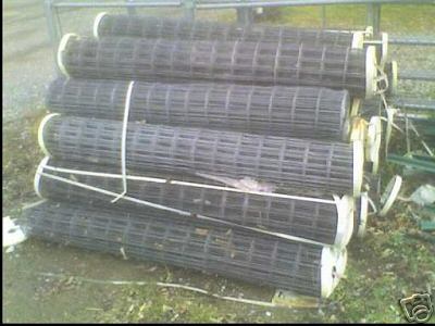 Galvanized wire fencing