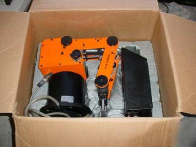 Like new eshed robotec scorbot er iii & controller ~ 