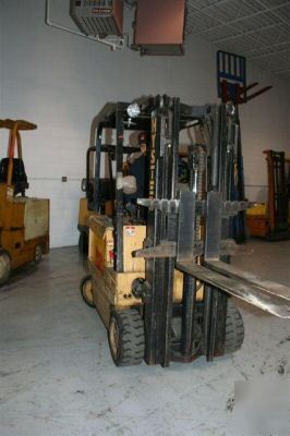 Forklift hyster 5000LB treaded drive tires electric 