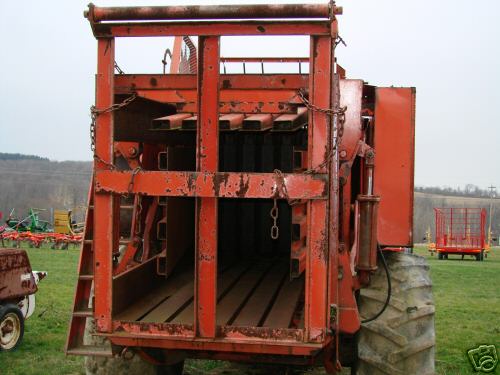 Hesston 4800 4X4X8 big square baler