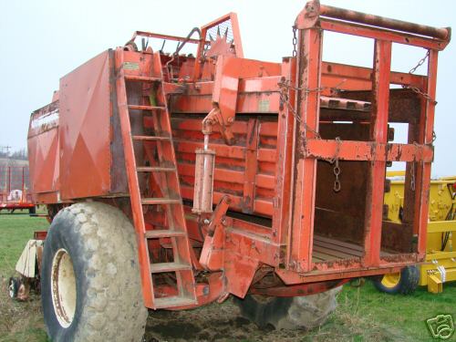 Hesston 4800 4X4X8 big square baler