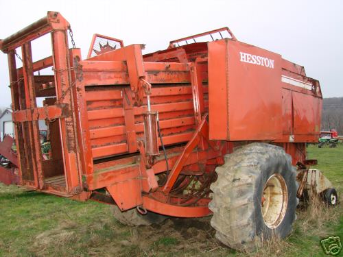 Hesston 4800 4X4X8 big square baler