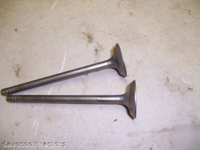 John deere tractor 520/530 original exhaust valves(2)