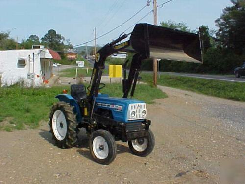 Mitsubishi D2000II compact diesel tractor