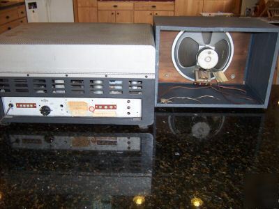 Hallicrafters radio receiver sx-62A with speaker ~ 