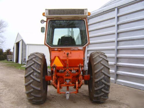 Allis chalmers 200 tractor. one owner 1650 true hours