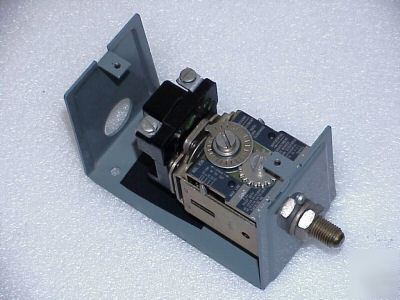 New allen bradley bulletin 836-A1A pressure control * *