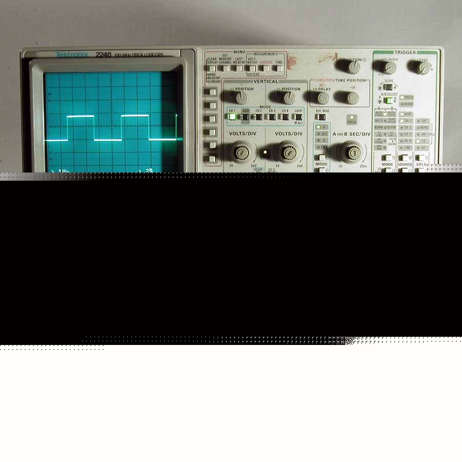 Tektronix 2246 100MHZ 4-channel oscilloscope + probe