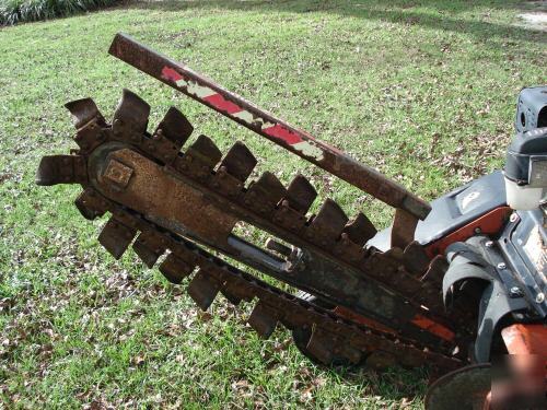 Ditch witch model 1030 trencher