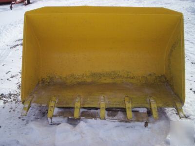 Ihc/ dresser 125 crawler loader bucket 1 1/4 yard 