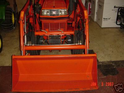 Kubota 4WD 4X4 compact diesel tractor mower loader 