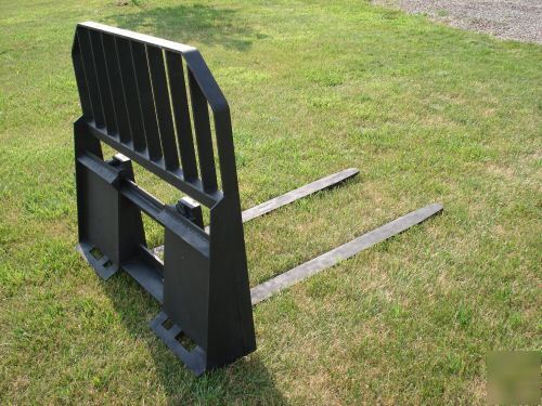 Pallet forks fit bobcat case & most skid steer loaders