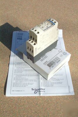 Voltage level controller relay- under/over volt sensing