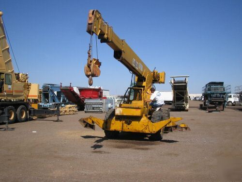 Galion 125A 12.5 ton rough terrain crane 