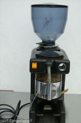 Commercial auto espresso machine & lapavoni grinder 