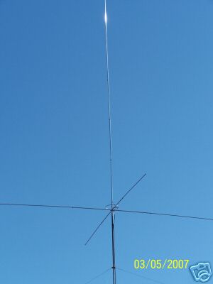 New almost maco v-5000 watt cb antenna 5DB gain 