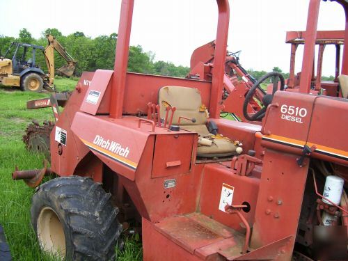 Trencher-ditch witch ht 6510 trencher