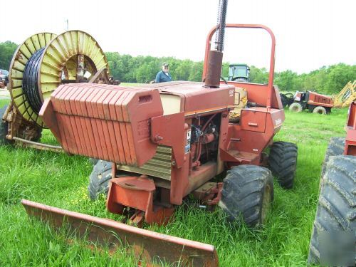 Trencher-ditch witch ht 6510 trencher