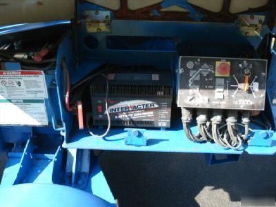 2000 genie TMZ34/19 manlift tow man boom lift aerial