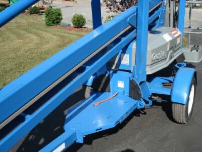 2000 genie TMZ34/19 manlift tow man boom lift aerial