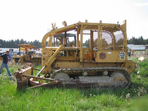 Cat D5 crawler dozer with winch