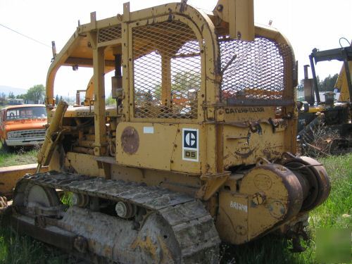 Cat D5 crawler dozer with winch