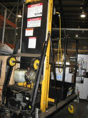 Workforce xlt-c.a.t. 23 cat lift boom scissor 