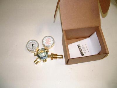 New smith argon/CO2 regulator with free gas hose