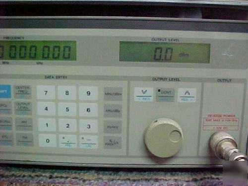 Anritsu MG3601A2 signal generator .1 to 1040 mhz