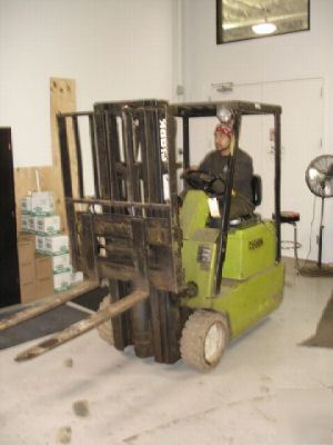 Forklift clark 3000LB cap electric cushion triple 