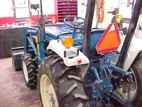 1985 ford 1710 4X4 tractor with 77A loader 