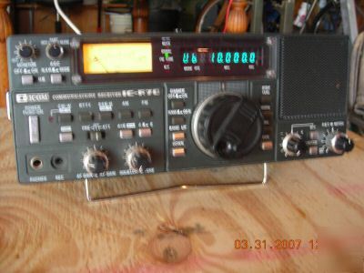 Icom IC_R70 short wave receiver (pristine condition)