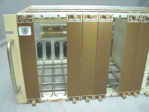 Ortec model 402D mainframe w/4001A bin module